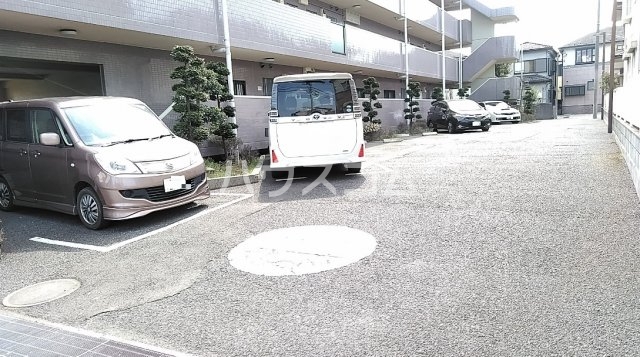 26/30 駐車場