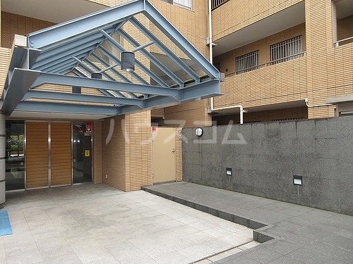 14/22 エントランス