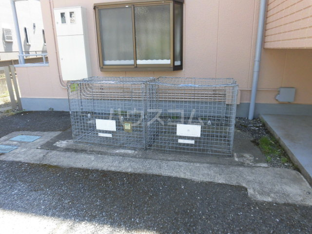 21/30 エントランス