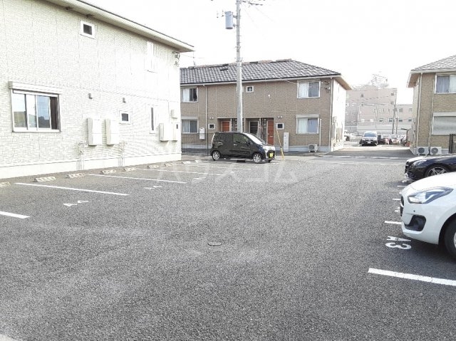 23/24 駐車場