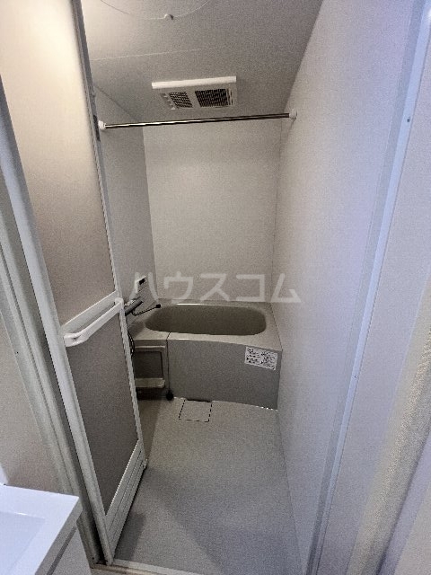 13/30 浴室