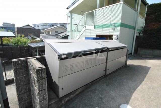 21/30 エントランス