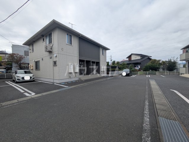 27/30 駐車場