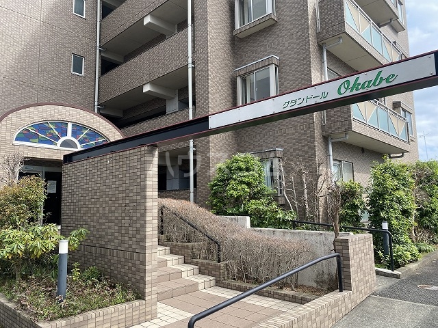 26/30 エントランス