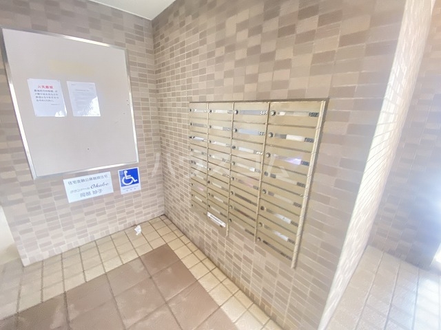 28/30 エントランス