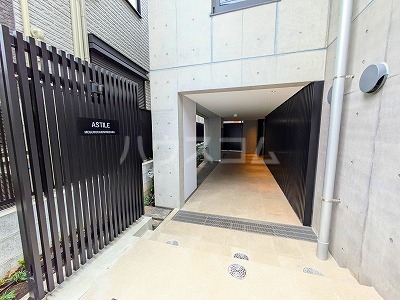 21/28 エントランス