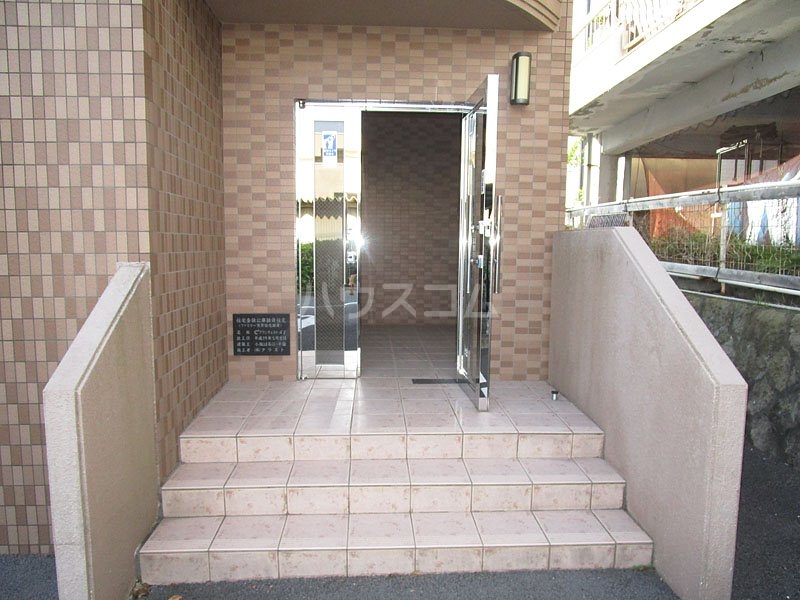 16/18 エントランス