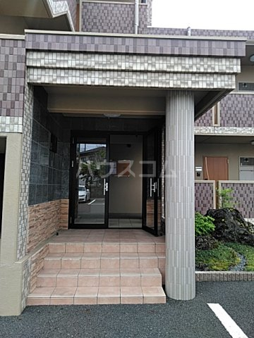 25/28 エントランス