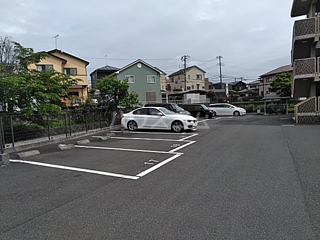 26/28 駐車場