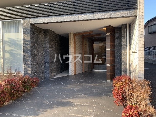 21/30 エントランス