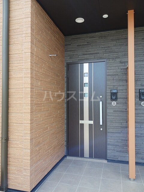 15/22 エントランス