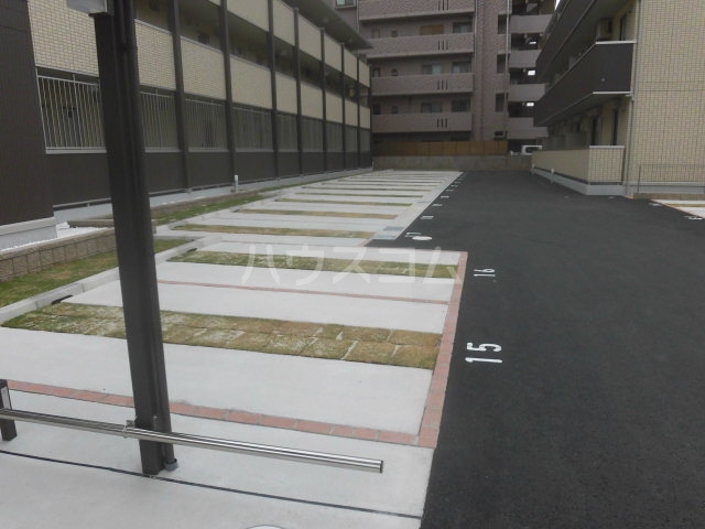 22/30 駐車場