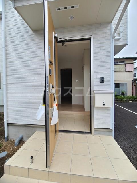 18/19 エントランス