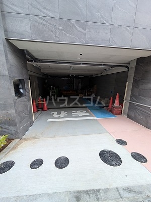 4/13 駐車場