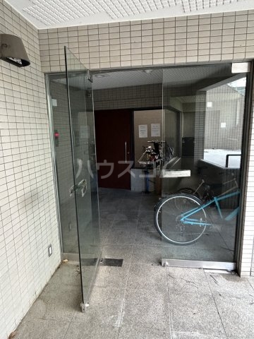 23/29 エントランス