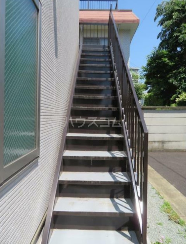 26/30 エントランス