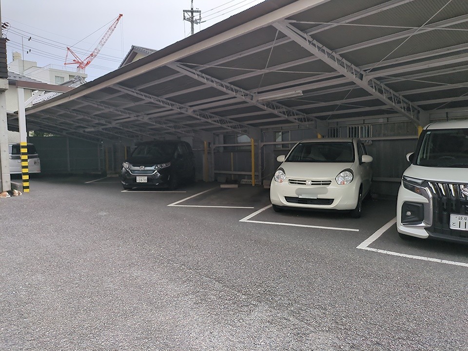 23/24 駐車場
