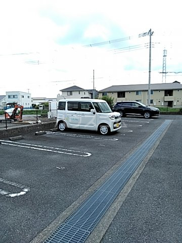25/28 駐車場
