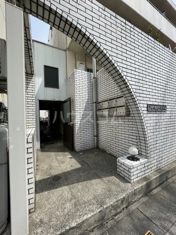 20/30 エントランス