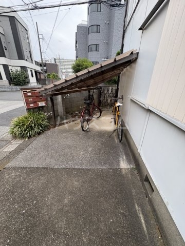 19/27 エントランス