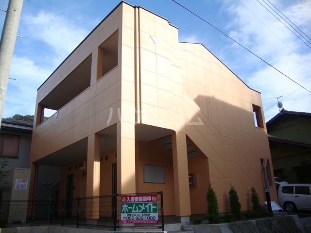 23/24 エントランス