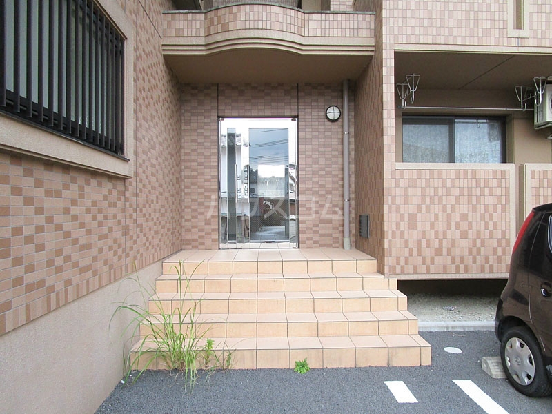 2/4 エントランス