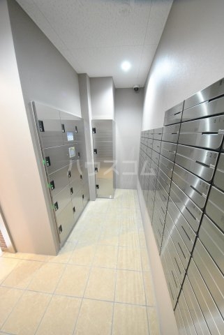 28/30 エントランス