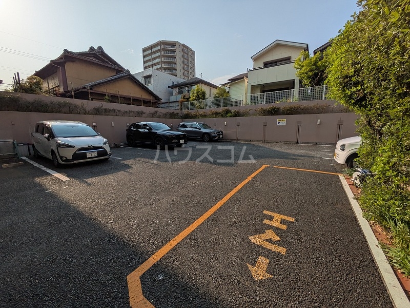 2/4 駐車場