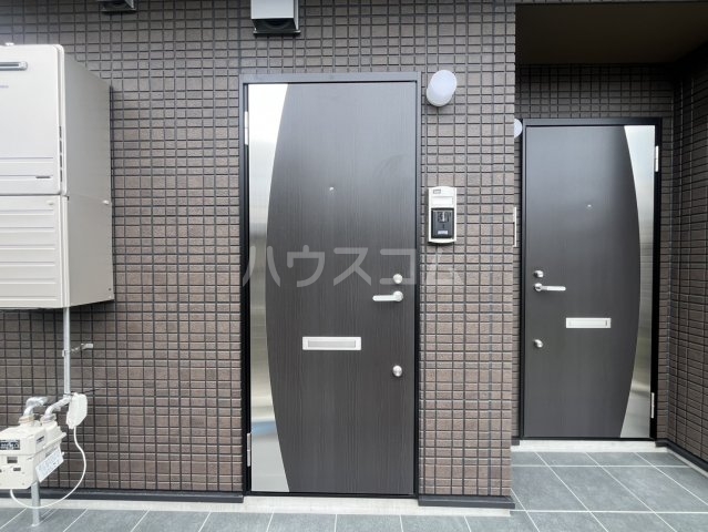 25/30 エントランス