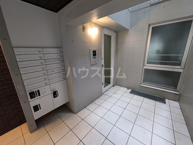 21/28 エントランス