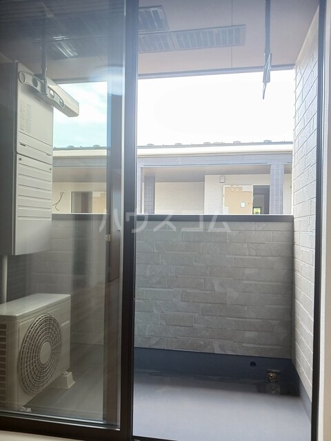 13/23 バルコニー