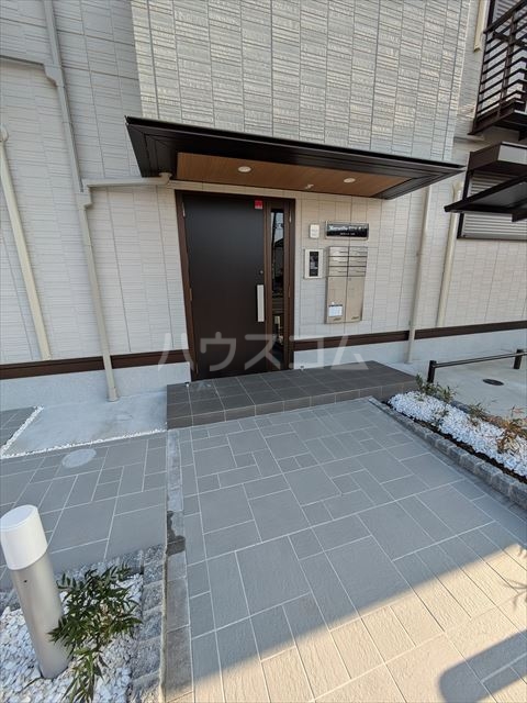 27/29 エントランス