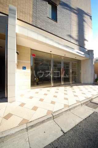 18/28 エントランス