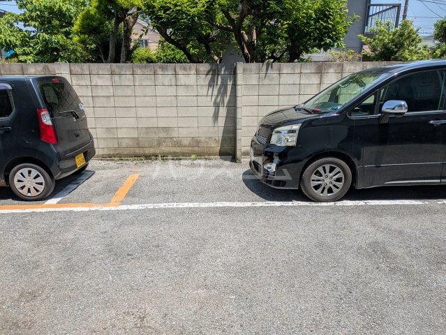 18/20 駐車場