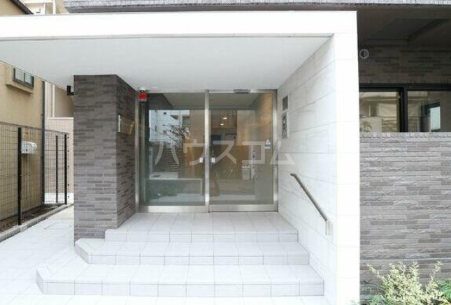 17/23 エントランス