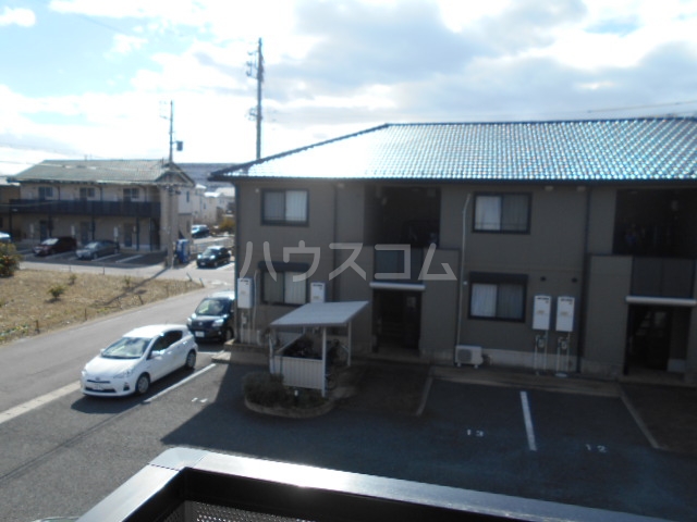 21/30 エントランス