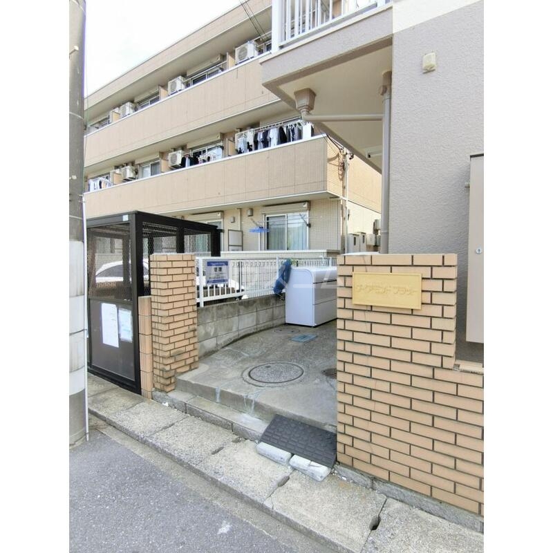 2/3 エントランス