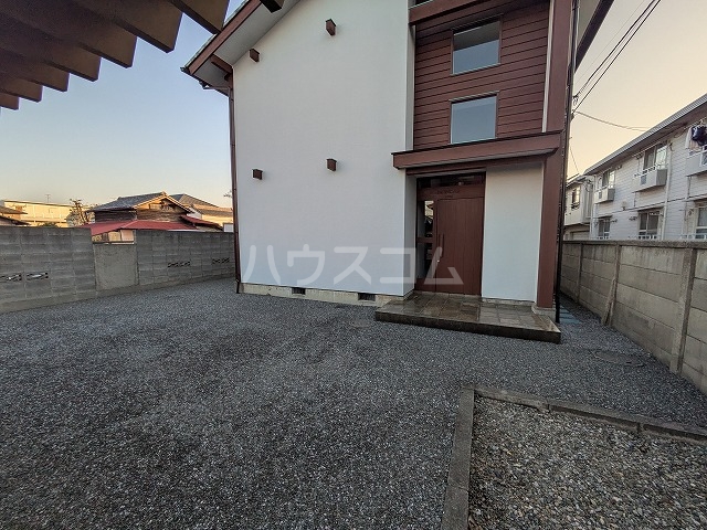 20/30 エントランス