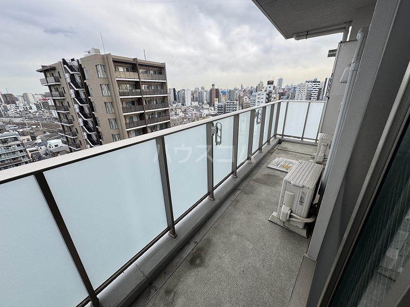 13/21 バルコニー