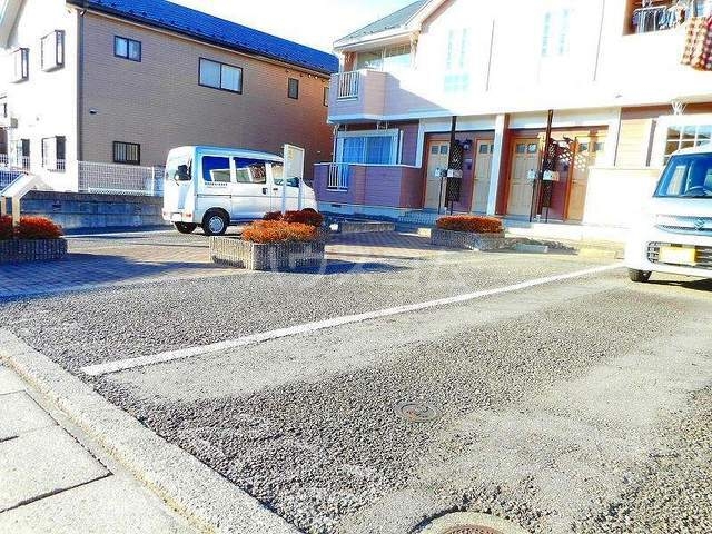 16/22 駐車場