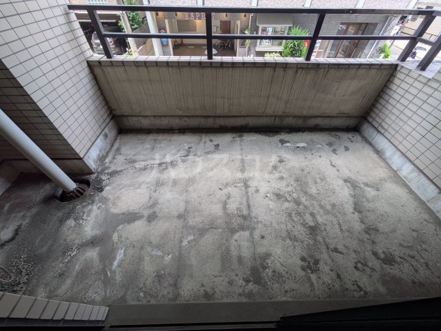 15/28 バルコニー