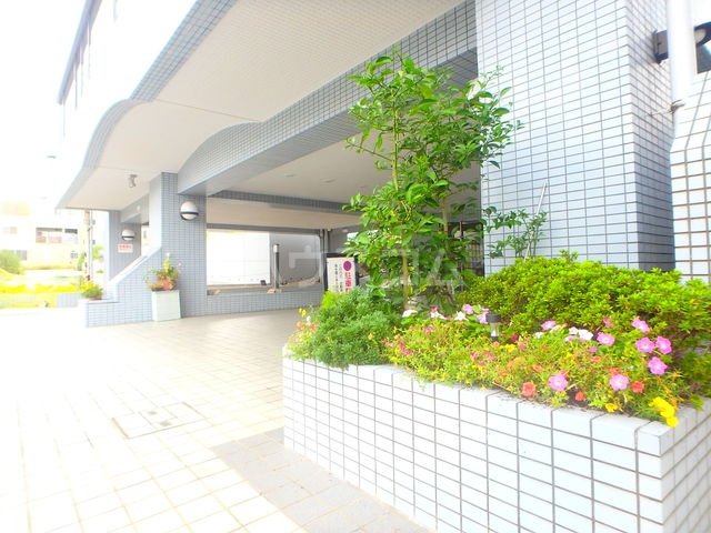 22/30 エントランス