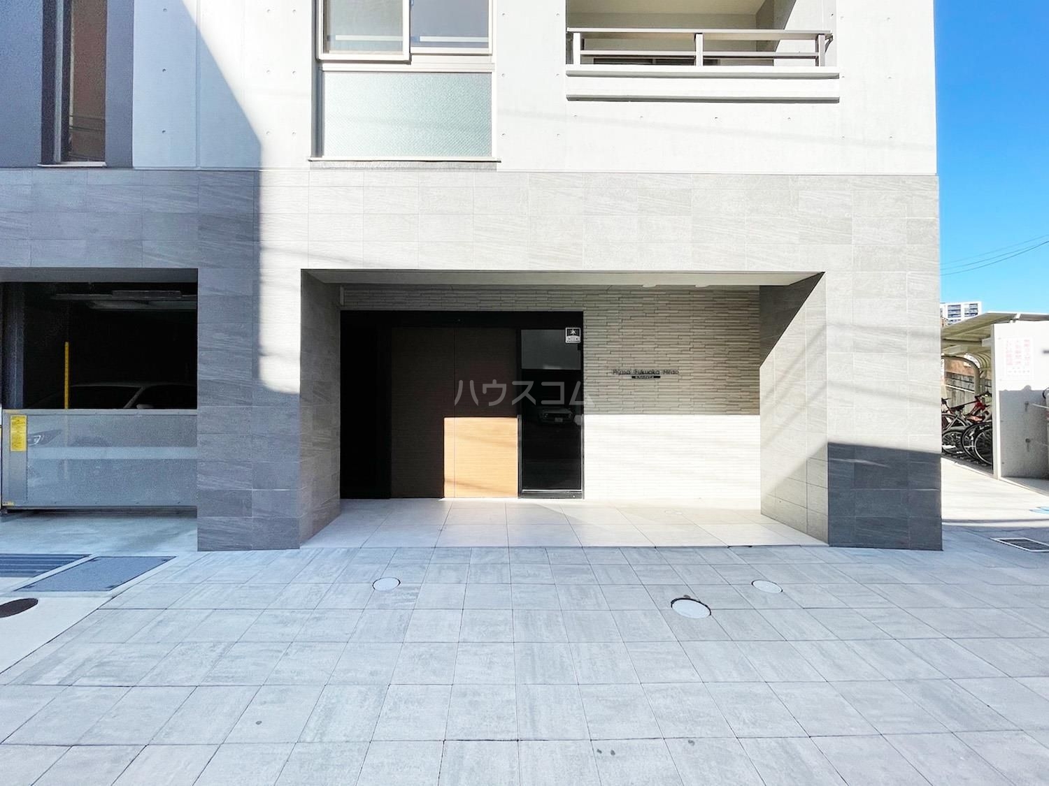 20/27 エントランス