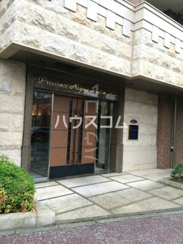 15/23 エントランス