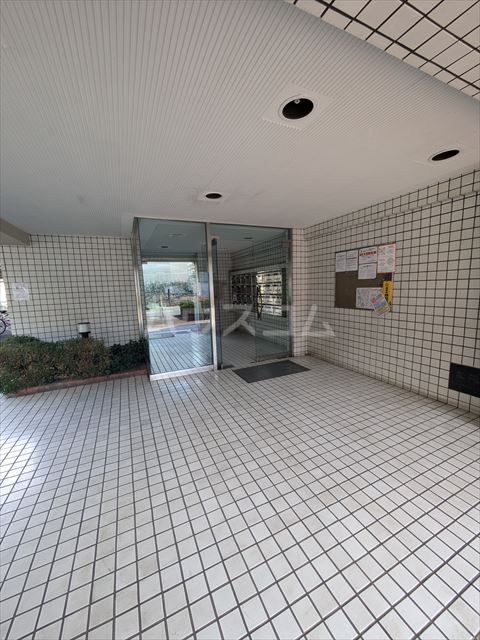 2/3 エントランス