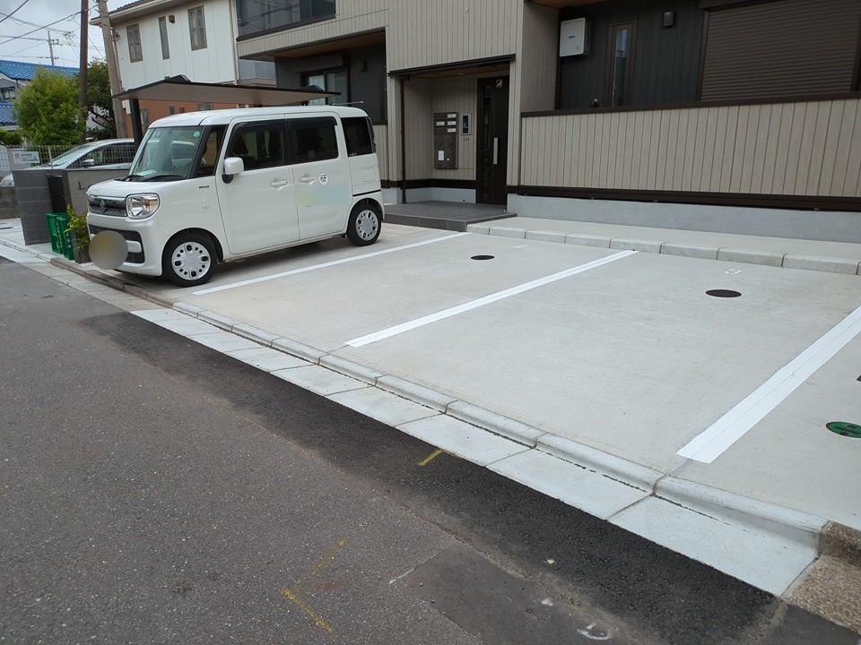 28/30 駐車場