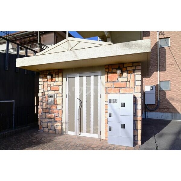 17/27 エントランス