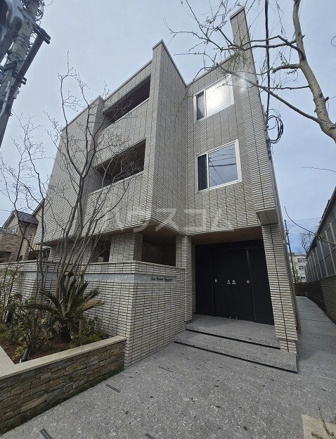 14/15 エントランス