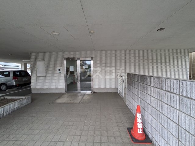 3/5 エントランス