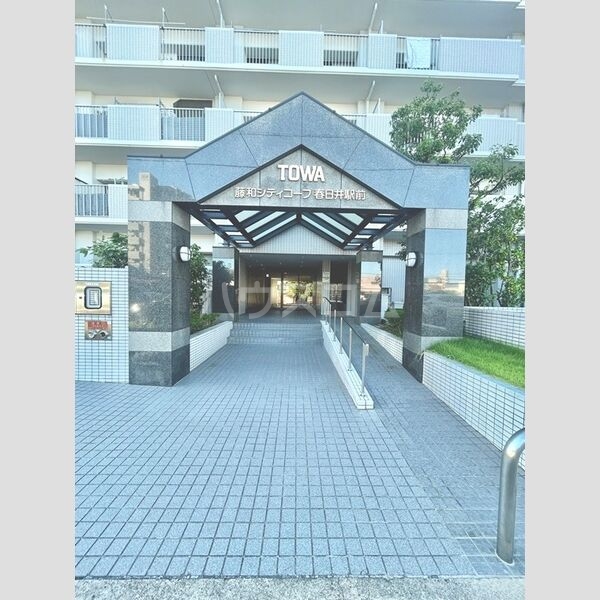 2/4 エントランス